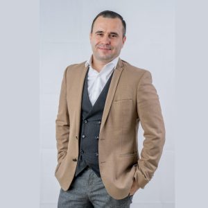 Povestea antreprenorului Dragoș Macarin - The Money Advisor, un drum fără scurtături